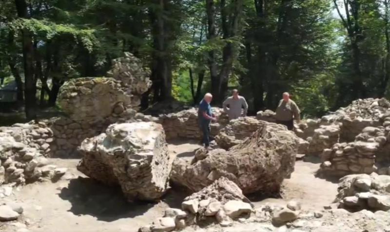 უნიკალური აღმოჩენა ლაგოდეხში - არქეოლოგებმა უძველესი ქრისტიანული ტაძრის ნაშთები და ნივთები იპოვეს (ფოტოები)