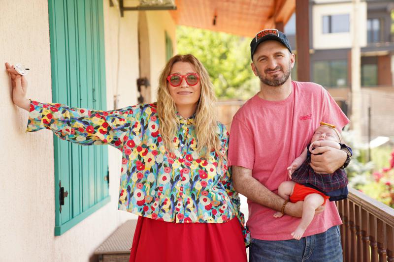 "ძიძა არ გვყავს, მარტო ვცხოვრობთ, მაგრამ მშობლები მოდიან და გვეხმარებიან ხოლმე" - რას ჰყვება გიორგი კეკელიძის მეუღლე შვილსა და ახალ ცხოვრებაზე