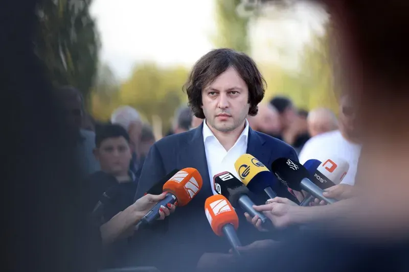 "მგონი, უნდა ილოცონ იმ ადამიანებმა, რომლებმაც ასეთი რამ გააკეთეს - ძალიან მკაცრი იქნება სახელმწიფო ნებისმიერი ადამიანის მიმართ, რომელიც ხელს აღმართავს პოლიციელზე" - კობახიძე