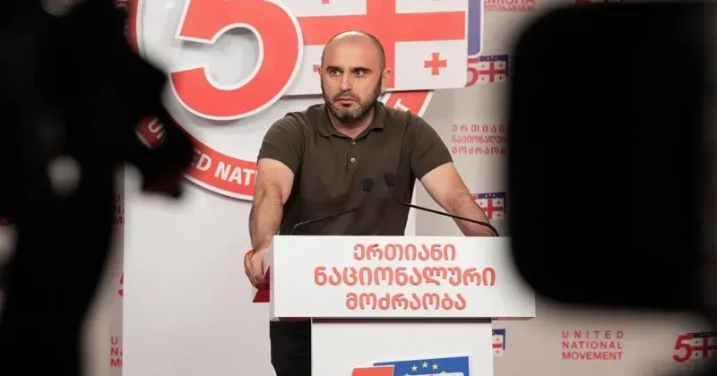 “ძმები მიქაძეებიდან ერთი დაიჭირეს, ერთი გაქცეულია, ამბობენ, ლევან ჯანგველაძის მკვლელობაში მიიღო მონაწილეობა - ამ ხალხის უკან ვინ დგას? ფარცხალაძე“ - ლევან ხაბეიშვილი