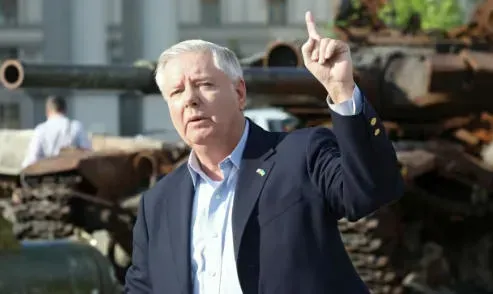 "ჩემს მეგობრებს რუსეთში: პრეზიდენტი ტრამპი არც ობამაა და არც ბაიდენი, მასთან ხუმრობა არ შეიძლება" - ამერიკელი სენატორი