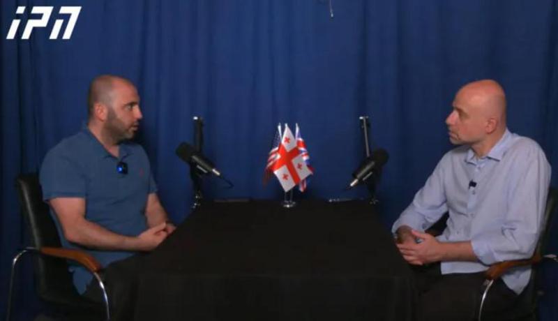 “თუ მშვიდობიანი დამხობა არ მოსწონს მდინარაძეს, აბა, გაუტკივარებით დამხობა, მამუკა? 1-4 სექტემბერს ჩვენს მოქალაქეებს ევროპული ქვეყნების საზღვრებიდან მოაბრუნებენ და შესაძლოა, ეს იყოს ხელჩასაჭიდი, რაზეც ხალხს რეაგირება ექნება“ - ლევან ხაბეიშვილი