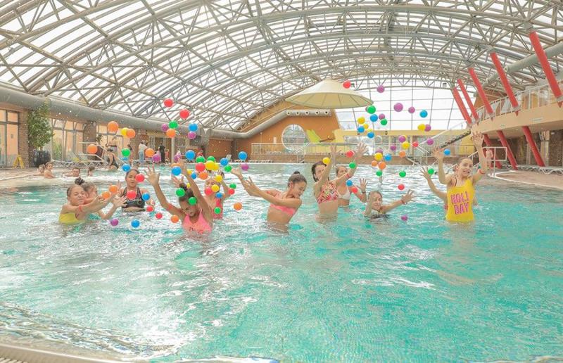 დაბადების დღე წყალში: საუკეთესო ადგილი ზაფხულში ბავშვის დაბადების დღის გადასახდელად