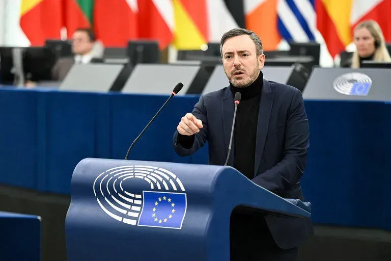 "ვიმეორებ ჩვენს მოწოდებას: დაუყოვნებლივ გაათავისუფლონ მზია ამაღლობელი, რომელმაც ერთი სილის გაწვნისთვის პატიმრობაში 200 დღეზე მეტი გაატარა" - ლაგოდინსკი