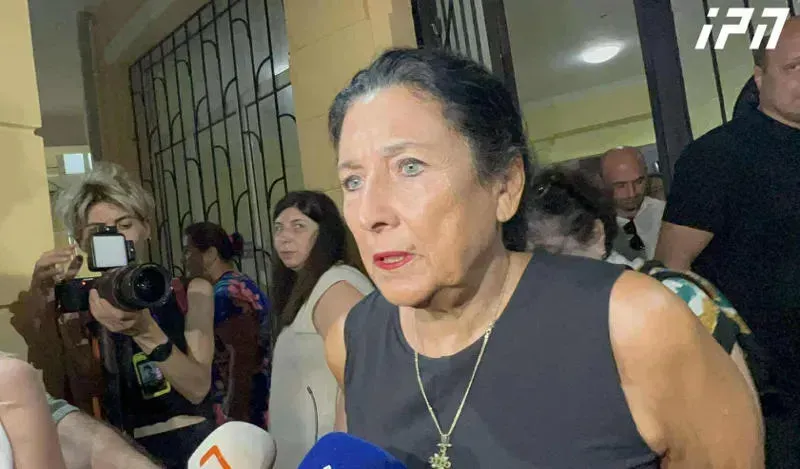 "აქ არ დამთავრდა ეს ბრძოლა" - სალომე ზურაბიშვილი მზია ამაღლობელის განაჩენზე