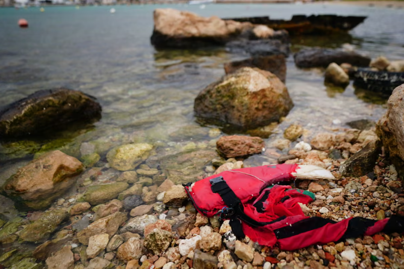 "ნაპოვნია 20 ცხედარი" - ტრაგედია იტალიის კუნძულ ლამპედუზასთან: ნავის ჩაძირვას მსხვერპლი მოჰყვა