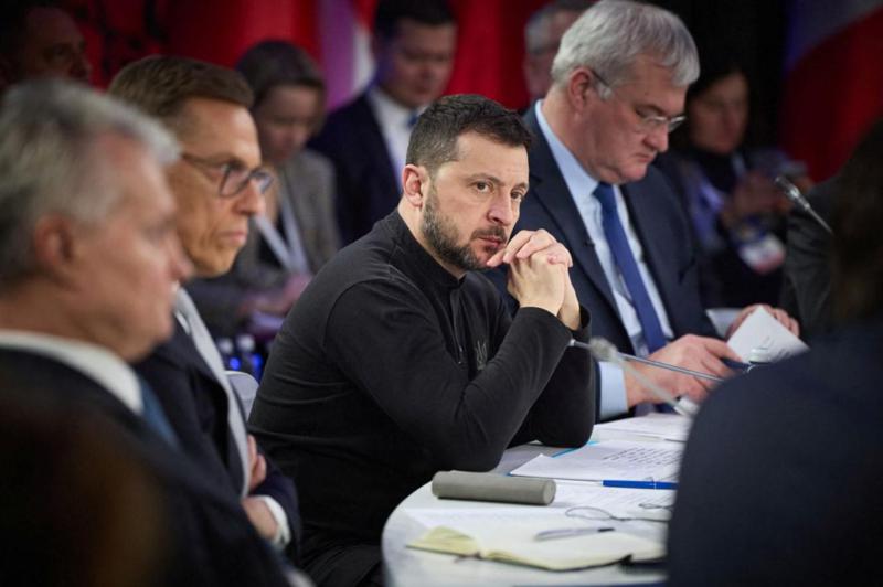 "უკრაინელმა სამხედროებმა ჩვენს საჰაერო სივრცეში მზვერავი დრონების შემოჭრა დააფიქსირეს და ეს, სავარაუდოდ, უნგრული დრონებია" - ვოლოდიმირ ზელენსკი