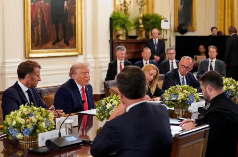 ემანუელ მაკრონი “ოთხმხრივ შეხვედრას“ ითხოვს, ტრამპი კი “ოპტიმისტურად არის განწყობილი“ - განცხადებები თეთრი სახლიდან, სადაც აშშ-ის პრეზიდენტის, ზელენსკისა და ევროპელი ლიდერების შეხვედრა მიმდინარეობს