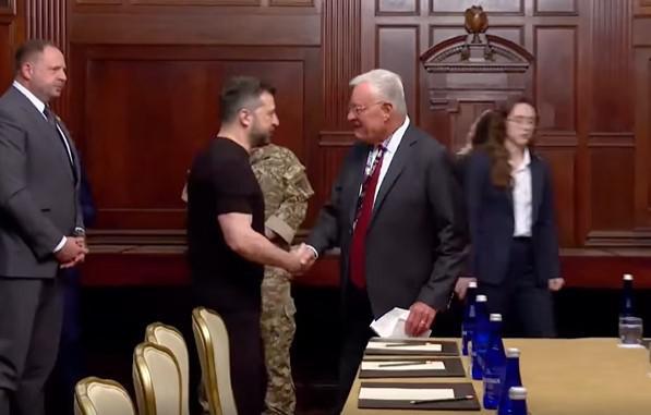 ვოლოდიმირ ზელენსკი კიტ კელოგს შეხვდა