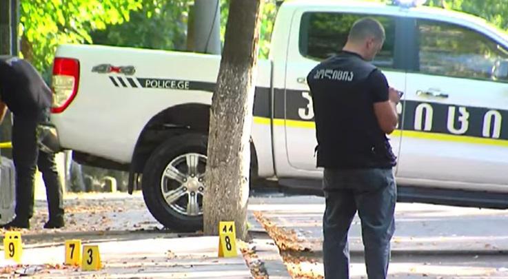 თავდასხმა თეთრიწყაროში - ქვეითად მიმავალ 40 წლამდე მამაკაცს ავტომობილიდან რამდენჯერმე ესროლეს