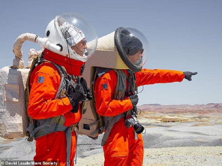 მისია უდაბნოში, კოსმოსური მოგზაურობა და გრავიტაციასთან ბრძოლა: როგორია “მარსზე“ მცხოვრები საიდუმლო საზოგადოების ყოფა