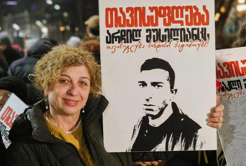 "დედ-მამა პატარამ დაკარგა, ასაკოვან მეზობელს გაუზრდია დაბა კაზრეთში, მას ბებიას ეძახდა... ეს საოცარი ბიჭი მუდმივად მადლიერია" - ბრძოლა "სხვისი შვილისთვის"