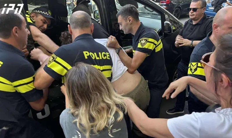 რუსთაველის გამზირზე მიმდინარე საპროტესტო აქციაზე დაკავებულთა რაოდენობა 20-მდე გაიზარდა