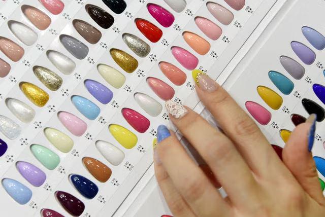 ევროკავშირმა გელ-ლაქებში შემავალი ძირითადი ინგრედიენტი, TPO აკრძალა და სალონებს პროდუქციის გადაყრისკენ მოუწოდა