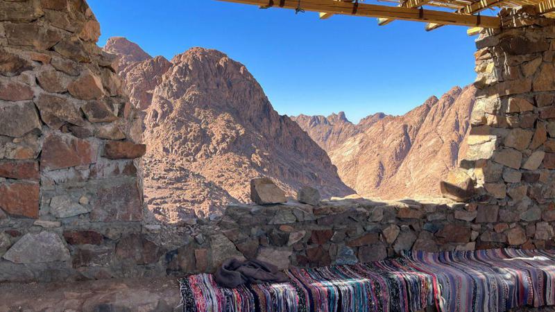 მორწმუნეთათვის წმინდა ადგილი მალე ტურისტულ მეგაპროექტად იქცევა - რა მოელის სინას მთას?