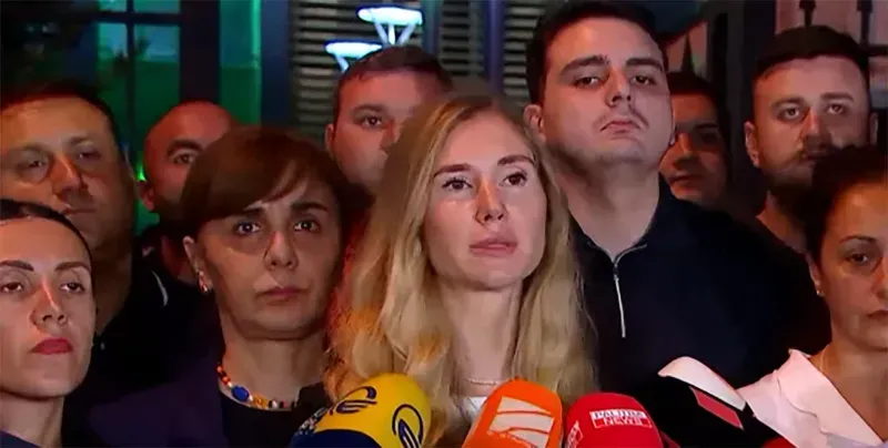 "ნაციონალური მოძრაობა“ ხვალიდან იწყებს კამპანიას რეგიონებში - ჩავალთ ყველა ქალაქში, ყველა სოფელში, ჩავიტანთ საქართველოს დროშას, ეს დროშა ამაყად იფრიალებს 4 ოქტომბერს" - თინა ბოკუჩავა