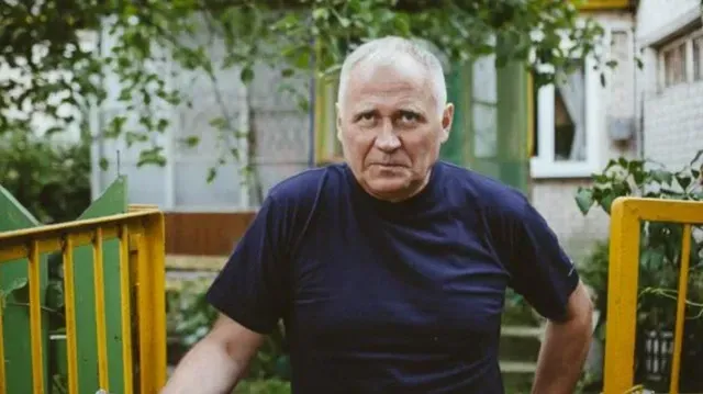 "ავტობუსიდან გადმოფრინდა და გაიქცა" - ვინ არის ნიკოლაი სტატკევიჩი: პოლიტპატიმარი, რომელმაც უარი თქვა ბელორუსის დატოვებაზე