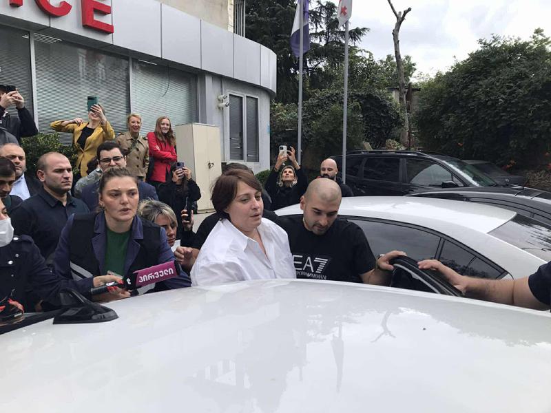 ელენე ხოშტარია დააკავეს