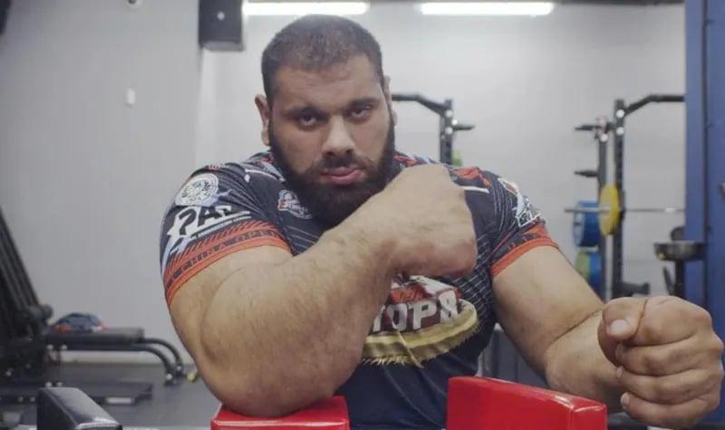 რას პასუხობს "ქართველი ჰალკი" კითხვას: "კაცი ხარ თუ დევი" - სახალხო ინტერვიუ ადამიანთან, რომელმაც მკლავჭიდში ყველაფერი მოიგო