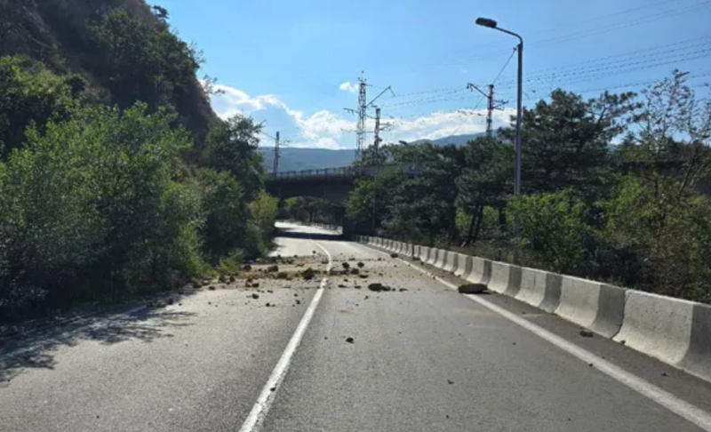 თბილისის შემოსასვლელთან ავტოტრანსპორტის მოძრაობა აღდგა - რა ინფორმაციას ავრცელებს გზების დეპარტამენტი