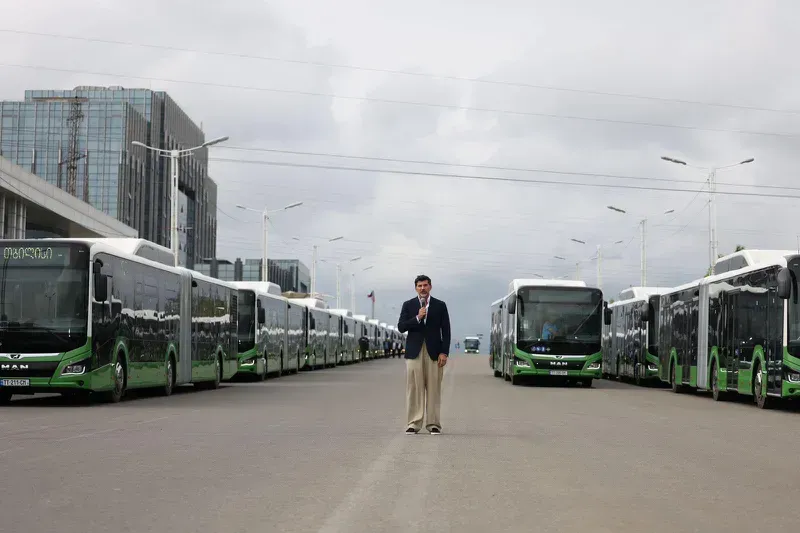 18-მეტრიანი ავტობუსების მორიგი ნაკადი 27 სექტემბრიდან სხვადასხვა მარშრუტზე ეტაპობრივად გადანაწილდება