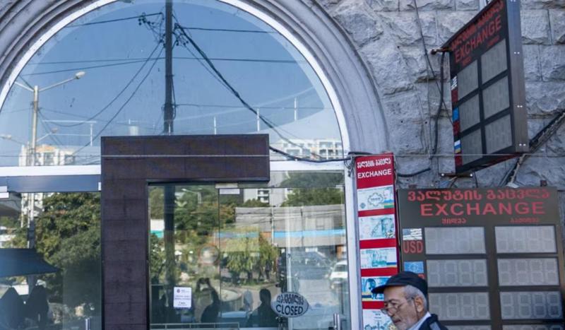 "აზერბაიჯანიდან 58 მლრდ რუსული რუბლი შემოიტანეს, ეს ე.წ. სახურავის გარეშე ვერ მოხდებოდა... დიდია ეჭვია, რომ შეთანხმებული იყო ხელისუფლების საკმაოდ მაღალ დონეზე“ - პაატა შეშელიძე