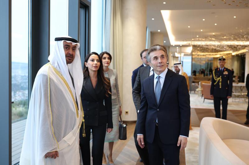 ბიძინა ივანიშვილი არაბთა გაერთიანებული საამიროების პრეზიდენტს, შეიხ მოჰამედ ბინ ზაიედ ალ ნაჰაიანს შეხვდა (ფოტოები)