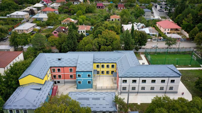 საქართველოს პრემიერ-მინისტრი ირაკლი კობახიძე  ქ. დუშეთის #2 საჯარო სკოლას ეწვია