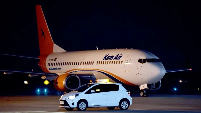 13 წლის ბიჭი ქაბულიდან დელისკენ მიმავალი თვითმფრინავში იმალებოდა, ბიჭი აეროპორტში იპოვეს - როგორ მოახერხა მოზარდმა ბორტზე ასვლა