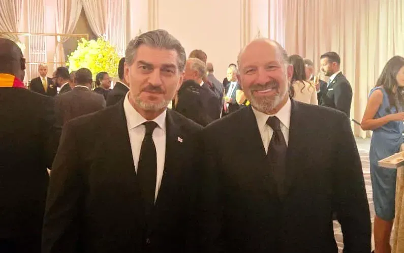 "ტრამპის სახელით გამართულ ვახშამზე, აშშ-ის ვაჭრობის მდივანს გადავეცი ქართველი ხალხის გზავნილი, რომ კითხვის ნიშნებს აჩენს ადმინისტრაციის დუმილი საქართველოსთან მიმართებით" - ყაველაშვილი