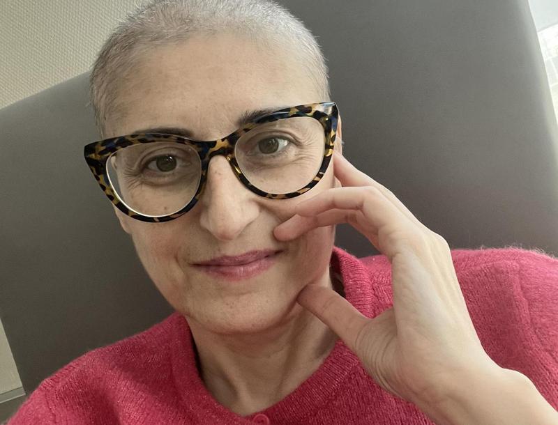 "გართულების გამო დამჭირდა ხუთი ოპერაცია, აზროვნება მიჭირდა და სიცოცხლის მეშინოდა... გადავრჩი, დავბრუნდი და ვაგრძელებ ქიმიოთერაპიას" - რას წერს ხათუნა სამნიძე