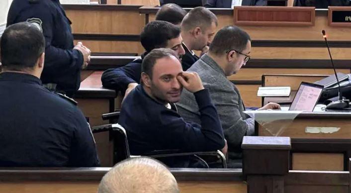 გიორგი ჩიკვაიძე თბილისის სააპელაციო სასამართლოში მიმდინარე პროცესზე ეტლით მიიყვანეს