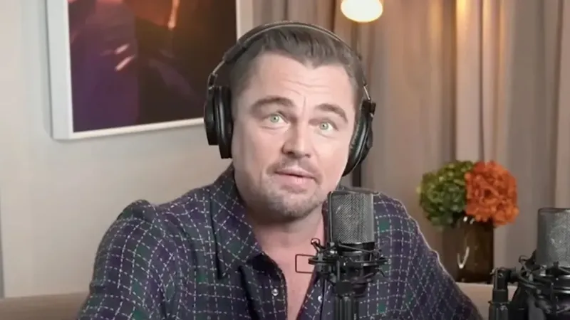 ლეონარდო დიკაპრიოს თქმით,. კარიერის დასაწყისში სთხოვდნენ, რომ სახელი შეეცვალა - "მეუბნებოდნენ, რომ ამ სახელით სამსახურში არავინ ამიყვანდა"