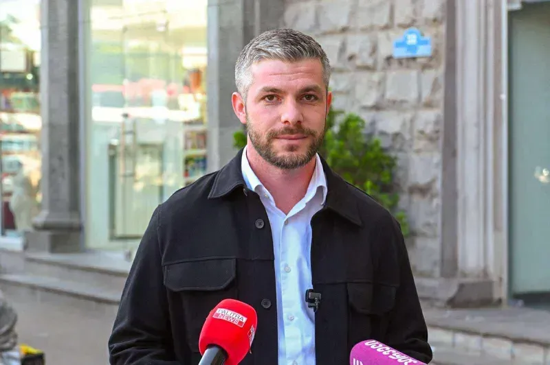 "მხოლოდ ნაძალადევის რაიონში არის ხუთი სკოლა, რომელიც არ ფუნქციონირებს, ასევე, პრობლემაა, რომ ბავშვების დიდი ნაწილი საგაკვეთილო პროცესების დროს შიმშილობს" - ირაკლი კუპრაძე