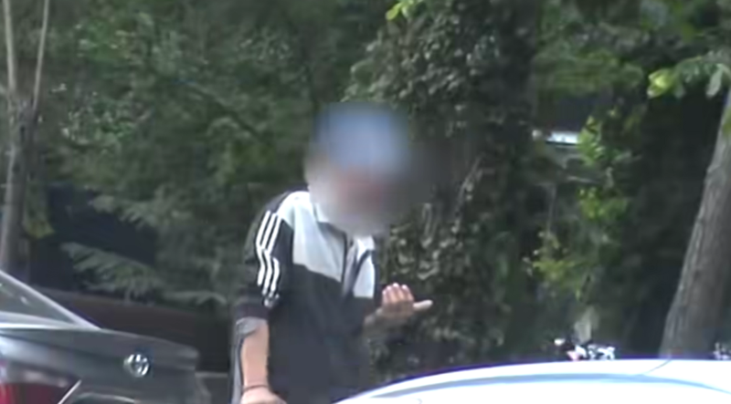 "მაღაზიაში უხელფასოდ მტვირთავად ამუშავებდა, შემდეგ კი აიძულებდა მოწყალება ეთხოვა თბილისში, ერთ-ერთ შუქნიშანზე" - შსს-მ ერთი პირი დააკავა