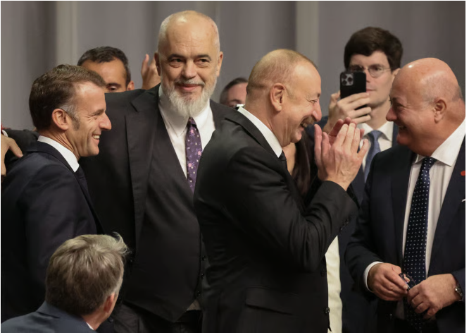 ტრამპის განცხადება, რომელზეც ევროპელი ლიდერები ხუმრობენ - რა მოხდა EPC-ს სამიტზე: "ბოდიში გაქვთ მოსახდელი"