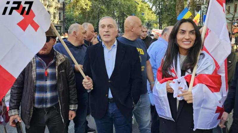 "გეგმა არის დღეს, რომ უნდა მივიღოთ დეკლარაცია - რადგან ძალიან დიდი საცობებია რიკოთზე, ცოტა ხანს დაველოდებით კიდევ" - ბურჭულაძე