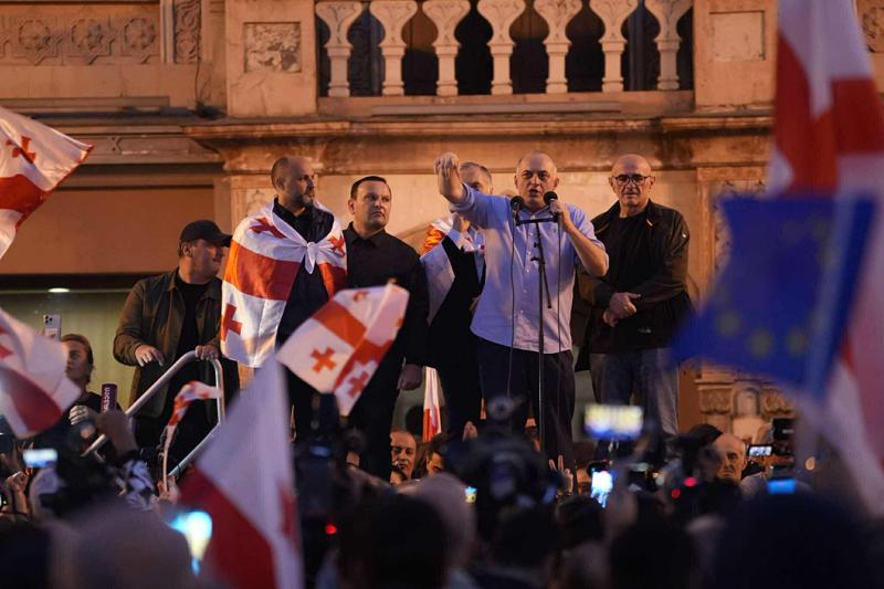 მურთაზ ზოდელავა: "მორჩა ბიძინას მონობა, მორჩა ჩმორობა...მამაკაცური ძალა ბარათაშვილის მხარეს გამოვალთ და ჩავიბარებთ პრეზიდენტის სასახლის გასაღებს, ეს იქნება პირველი ნაბიჯი დღეს"