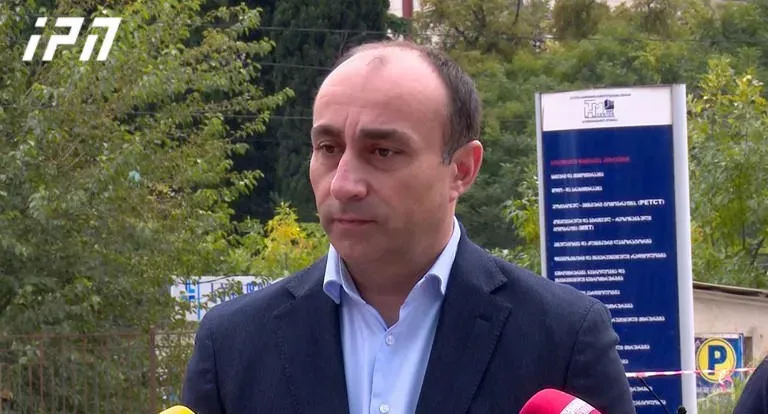 "ვერ შედგა მშვიდობიანი დამხობა, მაგრამ დარწმუნებით შემიძლია გითხრათ, რომ შედგა მშვიდობიანი დაშლა" - გელა გელაძე