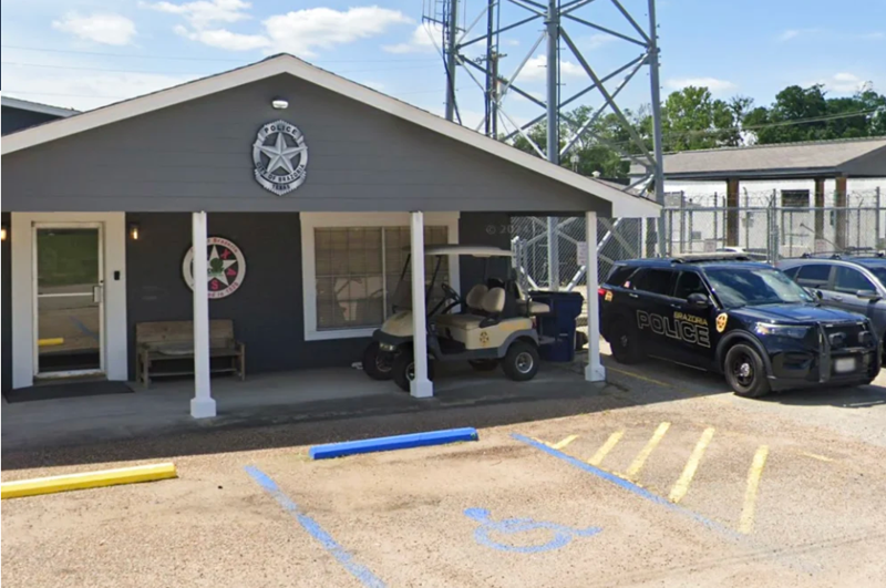 ტრაგედია აშშ-ში - დედამ ავტომობილში მყოფ შვილებს ცეცხლი გაუხსნა: 2 მათგანი ადგილზე დაიღუპა, ორი კი საავადმყოფოში გადაიყვანეს