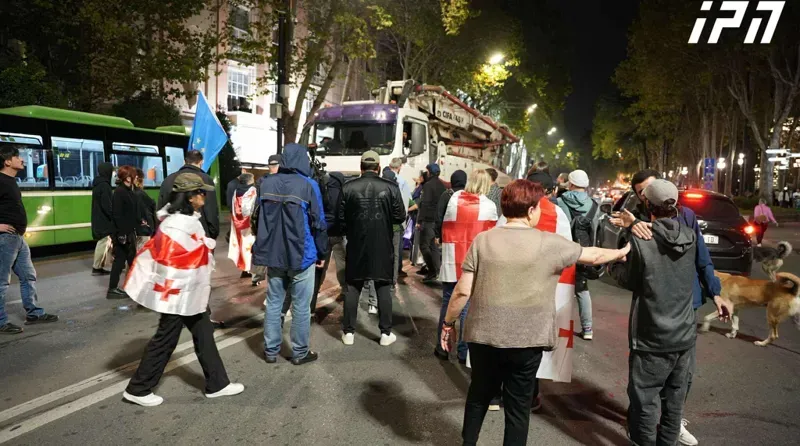 რუსთაველის გამზირზე საპროტესტო აქცია მიმდინარეობს
