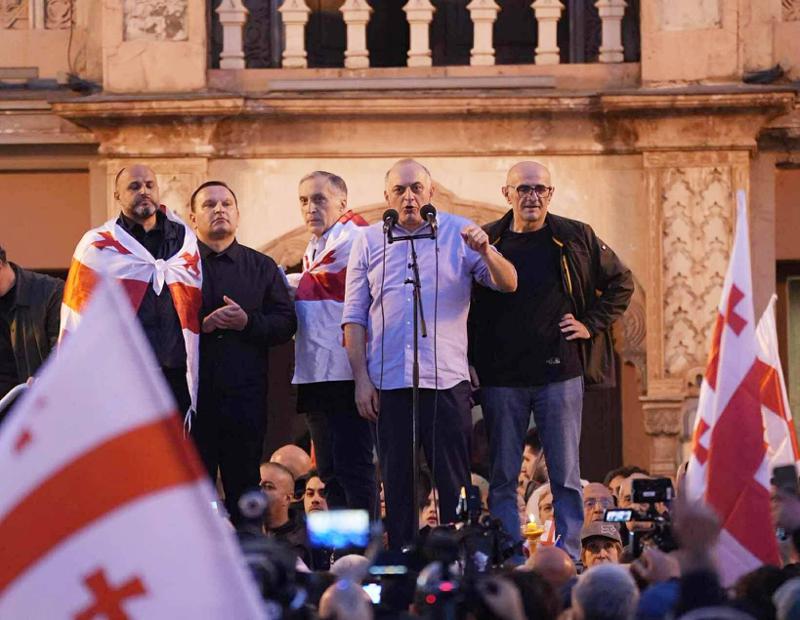 პაატა ბურჭულაძეს, მურთაზ ზოდელავას, ირაკლი ნადირაძეს, პაატა მანჯგალაძესა და ლაშა ბერიძეს აღკვეთის ღონისძიების სახით პატიმრობა შეეფარდათ