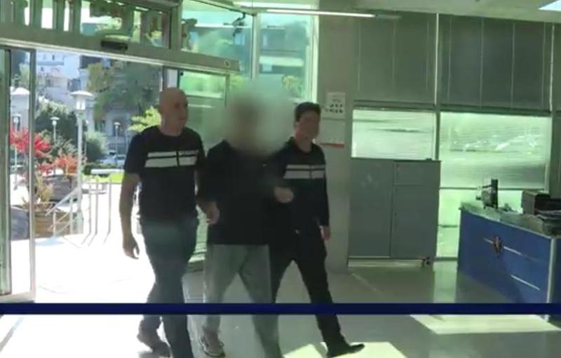 21 წლის ბიჭმა  ვერის ბაღთან ორი ადამიანი დაჭრა და შემთხვევის ადგილიდან მიიმალა - ის პოლიციამ მალევე დააკავა