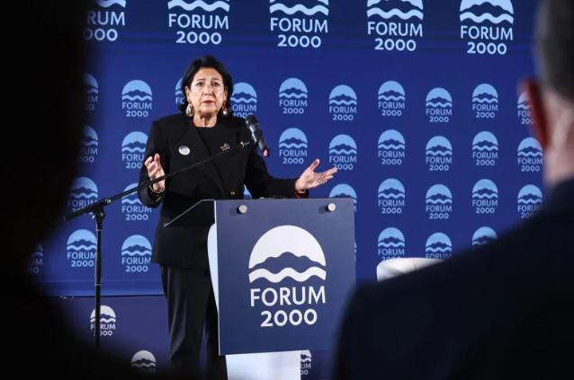 "ივანიშვილი იყო და არის ერთადერთი, ვინც გადაწყვეტილებებს იღებს, მის გარშემო სხვა ყველა მარიონეტია - ის აშკარად იყენებს რუსულ მეთოდებს, რუსულ ინსტრუქციებს" - სალომე ზურაბიშვილი