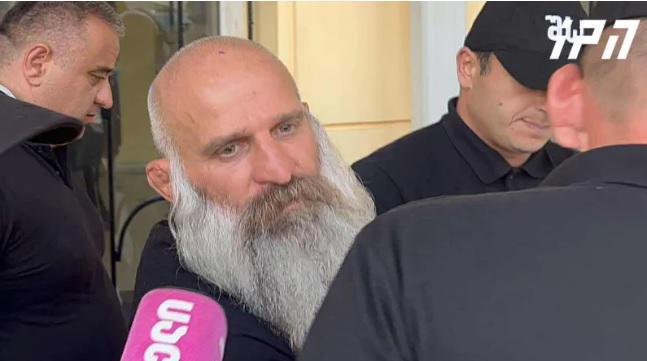 "ერთ ნაწილში ვაღიარებთ ბრალს, დანარჩენ სამ მუხლს არ ვეთანხმებით" - სასამართლომ ლუკა კურტანიძე პატიმრობაში დატოვა