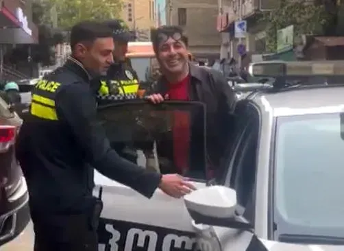 “არანაირი ხელოვნური გადაკეტვა რუსთაველზე არ ყოფილა, ამაზე ბუნებრივი არსად, არაფერი ხდება“ - ვახო სანაია სასამართლოს