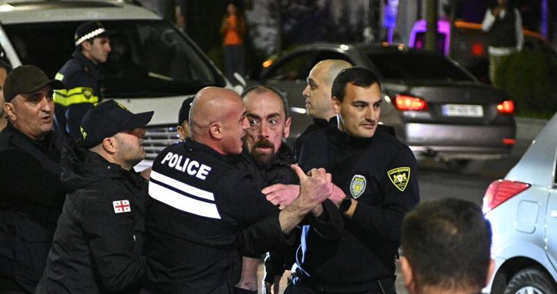 რუსთაველის გამზირზე აქციის 20-მდე მონაწილე დააკავეს - რა განცხადებას ავრცელებს შსს