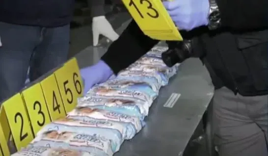 "ამოღებულია 250 კილო "ჰეროინი", რომლის ღირებულებაც ე.წ. შავ ბაზარზე დაახლოებით 80 მილიონ ლარს შეადგენს - დაკავებულია საქართველოს 2 მოქალაქე" - შსს