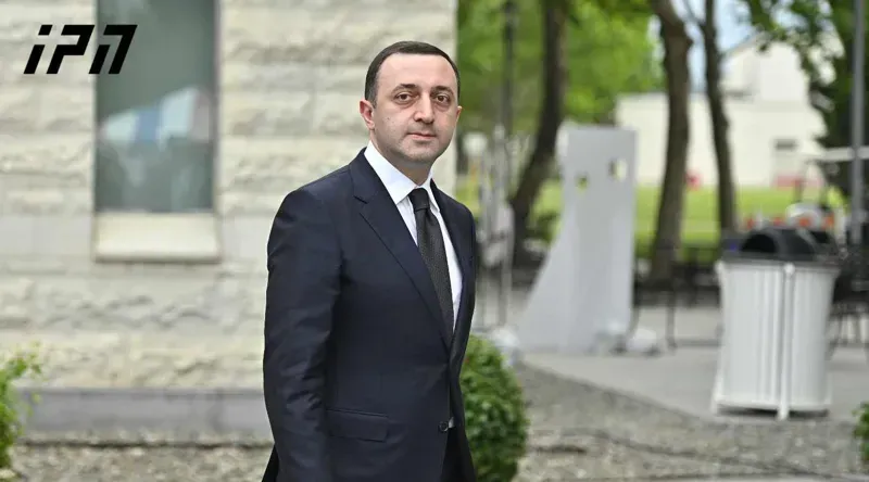 ღარიბაშვილის ადვოკატის მტკიცებით, ჩხრეკისას ამოღებული ძვირადღირებული ნივთები, ოქროს ნაკეთობები, მითუმეტეს ზოდები, ღარიბაშვილს და მისი ოჯახის წევრებს არ ეკუთვნოდა