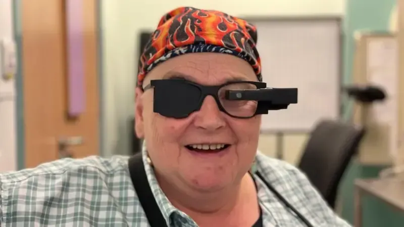 მეცნიერებმა შეიმუშავეს იმპლანტი, რომელიც უსინათლო პაციენტებს ხელახლა კითხვის საშუალებას აძლევს